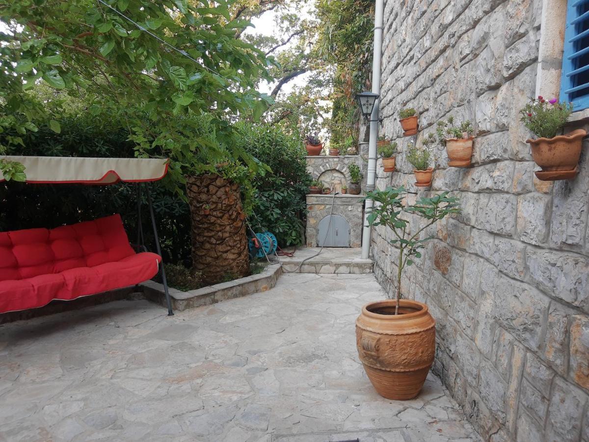 Sea-Side Old Stone Villa With A Private Garden Будва Екстер'єр фото