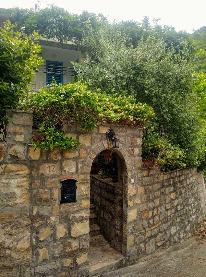 Sea-Side Old Stone Villa With A Private Garden Будва Екстер'єр фото